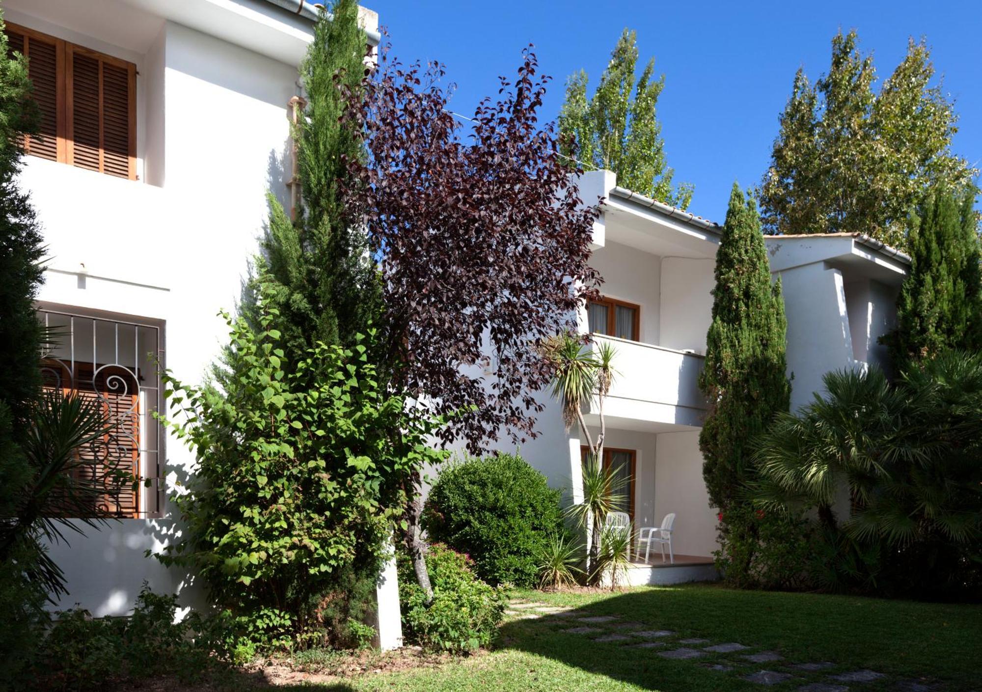 Apartamentos Leo Port de Pollença Eksteriør billede