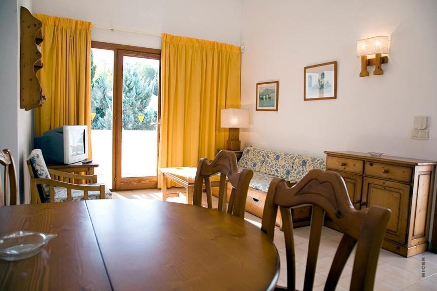 Apartamentos Leo Port de Pollença Eksteriør billede