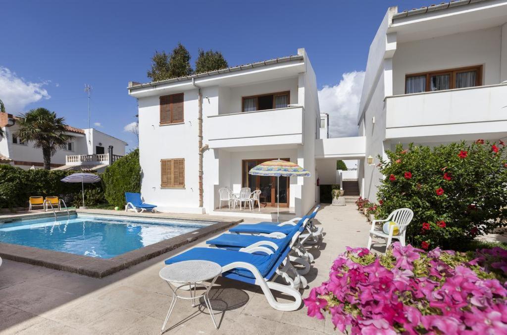 Apartamentos Leo Port de Pollença Eksteriør billede